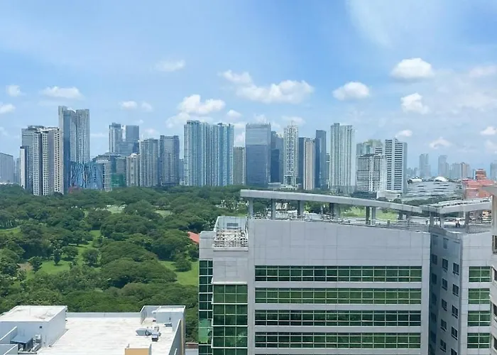 Cozy & Spacious 2br Near Bgc - Theater * Manila