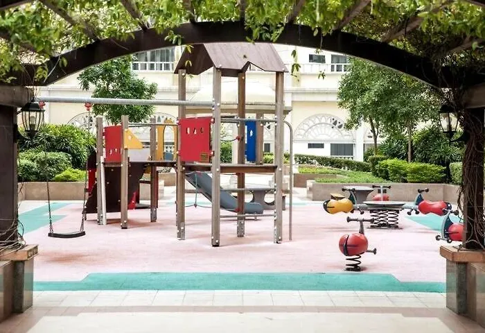 Cozy & Spacious 2br Near Bgc - Theater Apartment *