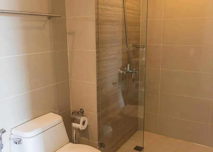 Cozy & Spacious 2br Near Bgc - Theater Apartment *