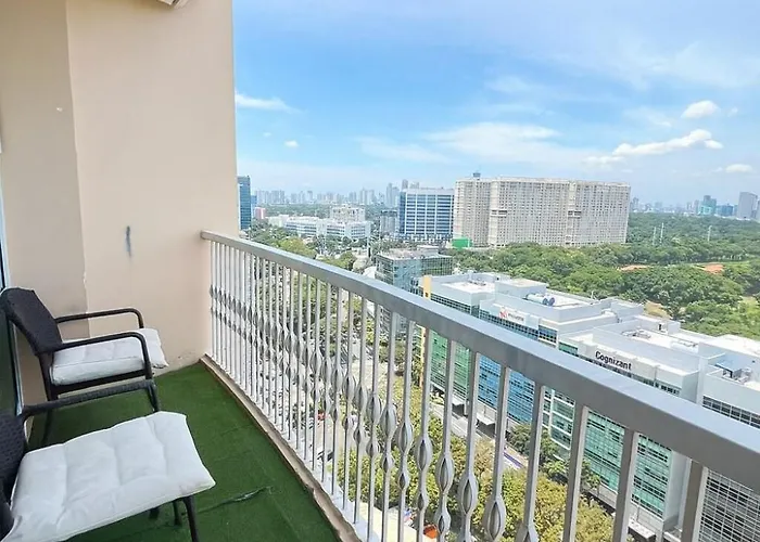 Cozy & Spacious 2br Near Bgc - Theater *