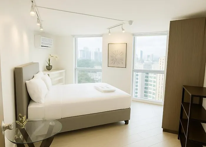 Cozy & Spacious 2br Near Bgc - Theater